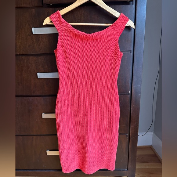 Bebe textured bodycon dress (red; size small; midi) - Picture 1 of 3